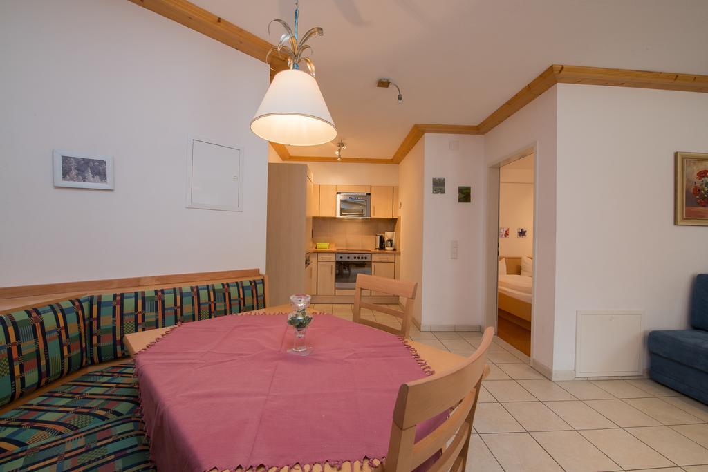 Landhaus Charlotte Am Geigenbuehel -Apartments Зеефельд в Тироле Экстерьер фото