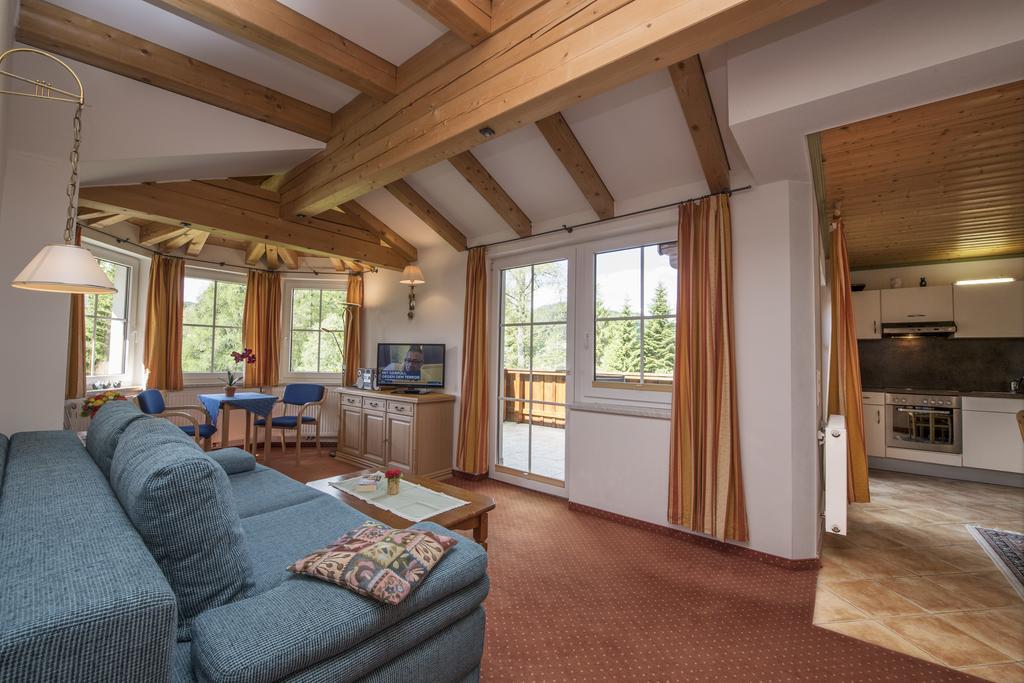 Landhaus Charlotte Am Geigenbuehel -Apartments Зеефельд в Тироле Экстерьер фото